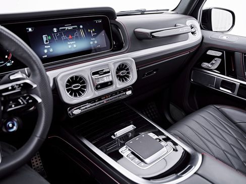 Used 2025 Mercedes-Benz G 63 AMG 4MATIC image 71