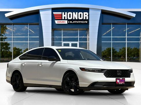 Used 2023 Honda Accord Sport image 2
