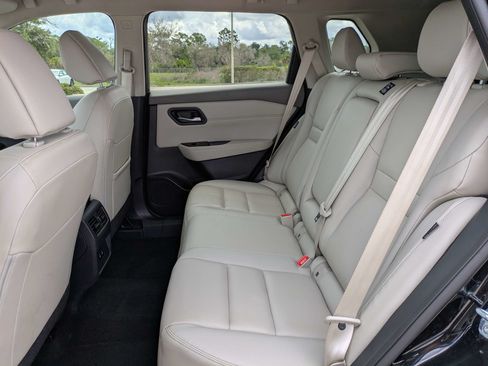 Used 2024 Nissan Rogue SL FWD image 15