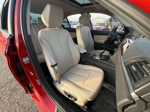 Used 2015 BMW 320i xDrive Sedan image 8