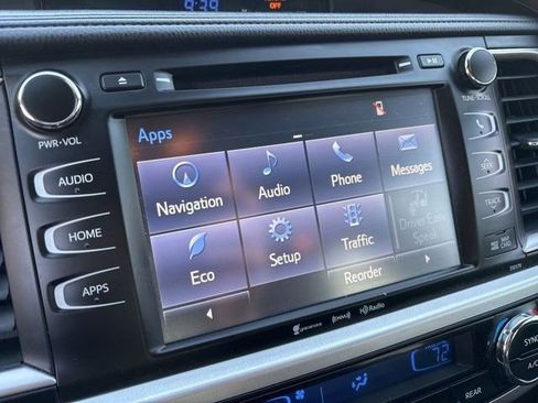 Used 2018 Toyota Highlander XLE image 22