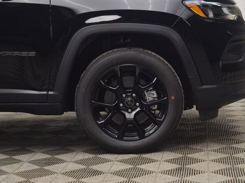 New 2026 Jeep Compass Latitude image 7