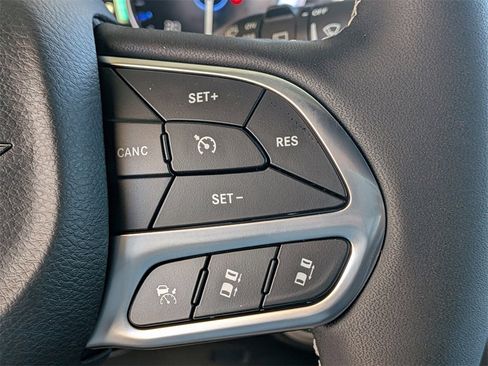 New 2026 Chrysler Pacifica Select image 26