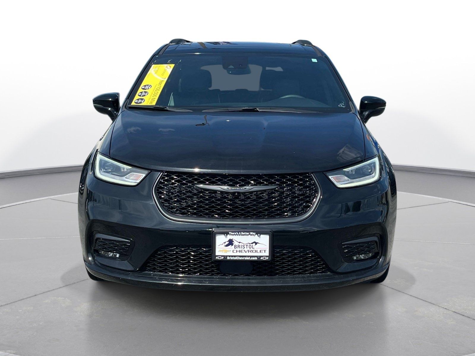 Used 2025 Chrysler Pacifica Limited FWD image 10