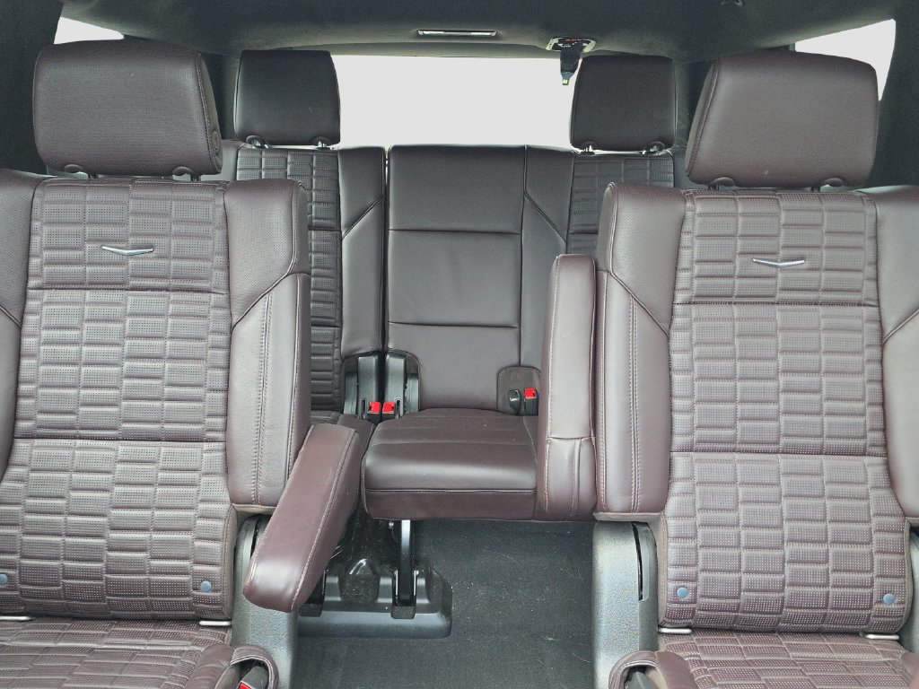 Used 2021 Cadillac Escalade Premium Luxury Platinum w/ Heavy-Duty Trailer Package AWD/4WD image 12