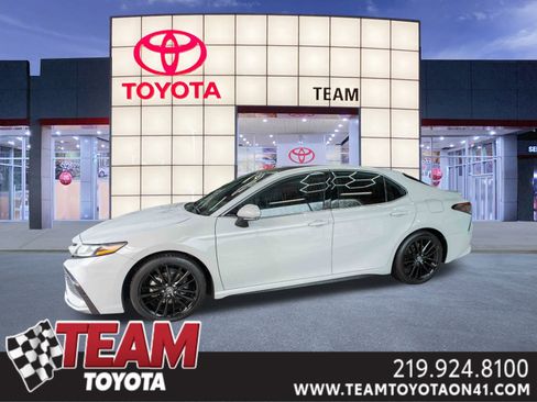 Used 2022 Toyota Camry XSE image 1