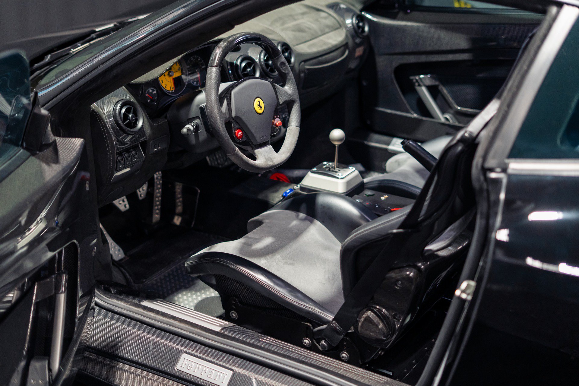 Used 2009 Ferrari F430 Scuderia RWD image 2