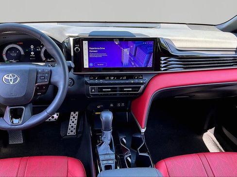 Used 2025 Toyota Camry XSE FWD image 10
