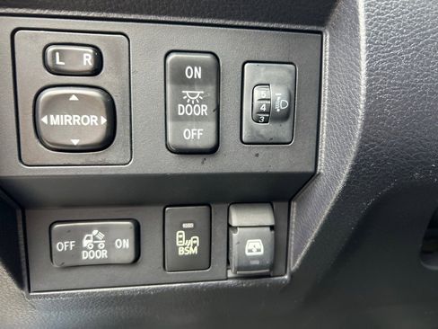 Used 2017 Toyota Tundra SR5 w/ TRD Off Road Package image 14