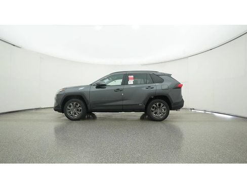 Used 2023 Toyota RAV4 XLE Premium AWD/4WD image 25