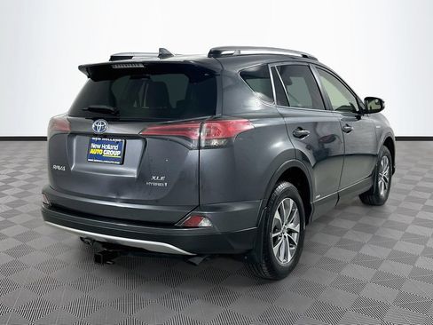 Used 2018 Toyota RAV4 XLE AWD/4WD image 7