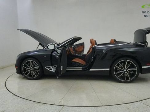 Used 2022 Bentley Continental GT AWD/4WD image 81