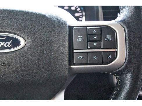 Used 2022 Ford Expedition XLT image 19