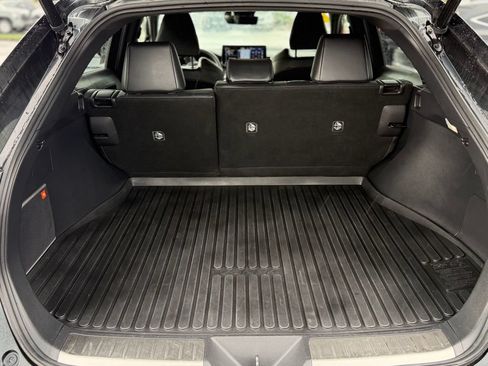 Used 2021 Toyota Venza XLE w/ Softex Package AWD/4WD image 5