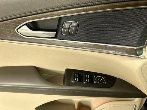 Used 2017 Lincoln MKX Reserve image 11