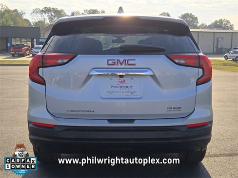 Used 2021 GMC Terrain SLE w/ Driver Convenience Package image 4