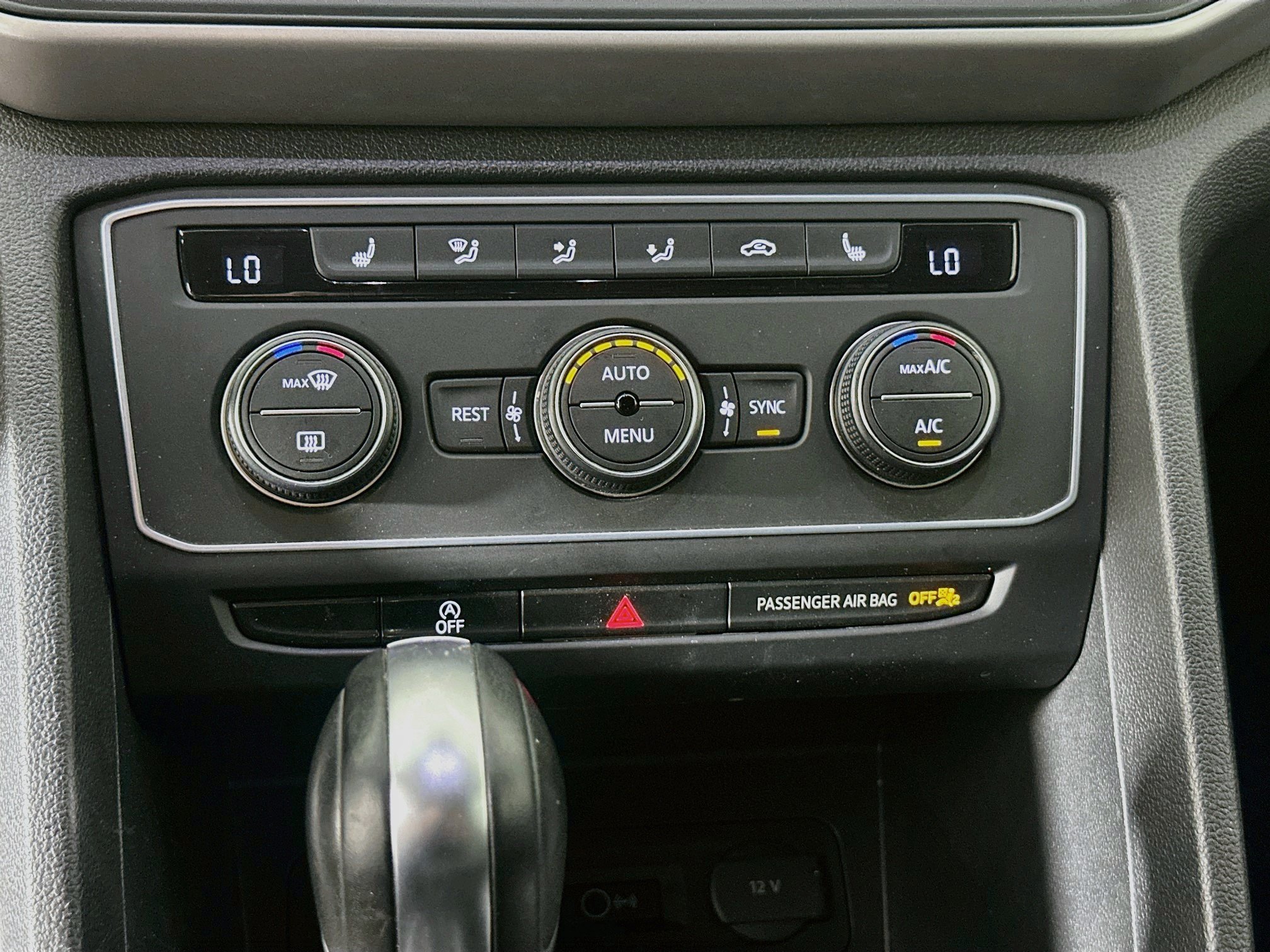 Used 2021 Volkswagen Atlas SE w/ Towing Package FWD image 23