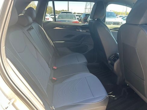 New 2026 Volkswagen Tiguan SE R-Line image 42