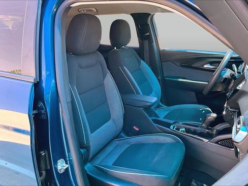 Used 2021 Chevrolet TrailBlazer LT w/ Convenience Package FWD image 9