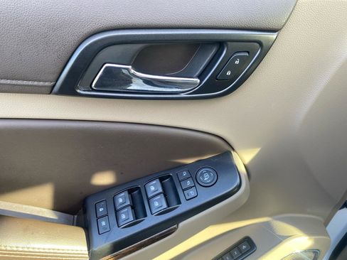 Used 2018 Chevrolet Tahoe LT image 15