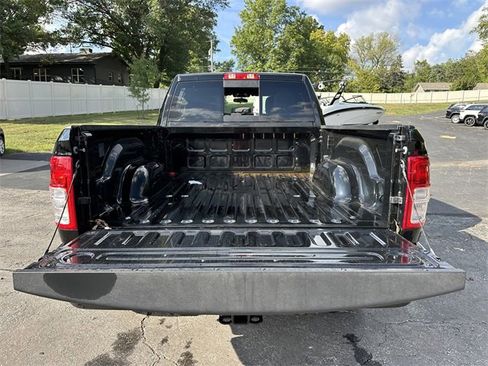 Used 2024 RAM 2500 Tradesman w/ Chrome Appearance Group image 9