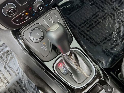 Used 2018 Jeep Compass Limited w/ Navigation Group AWD/4WD image 16