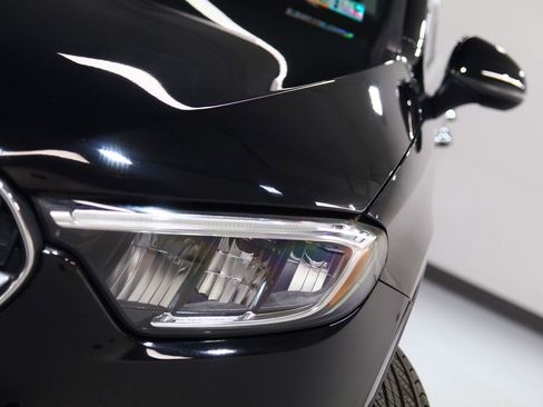 Certified 2025 Mercedes-Benz GLC 300 image 9