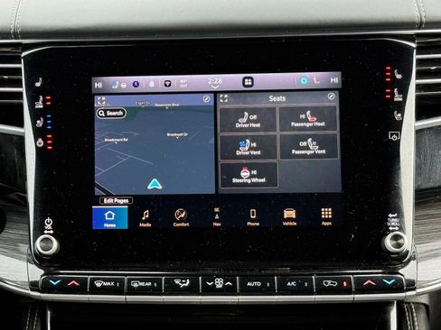 Used 2022 Jeep Wagoneer Series III w/ Premium Group I AWD/4WD image 23