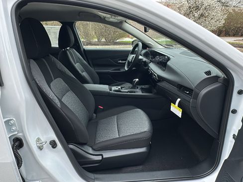 New 2026 Nissan Sentra SV w/ SV Convenience Package FWD image 8