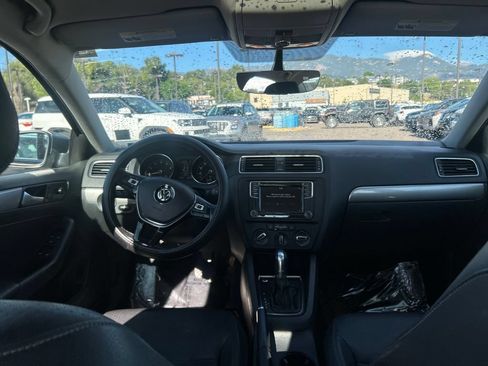 Used 2018 Volkswagen Jetta SE FWD image 14