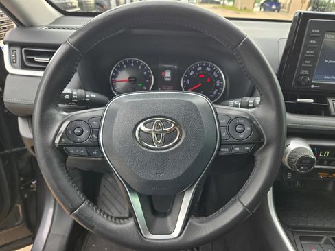 Used 2021 Toyota RAV4 XLE Premium FWD image 11