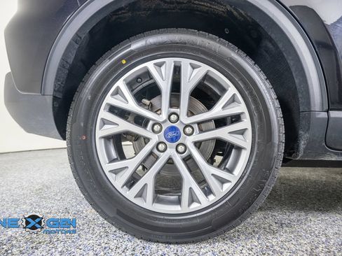 Used 2021 Ford Escape SEL w/ Technology Package AWD/4WD image 47