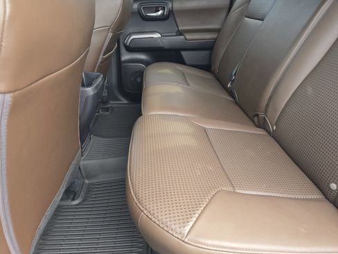 Used 2023 Toyota Tacoma Limited image 11