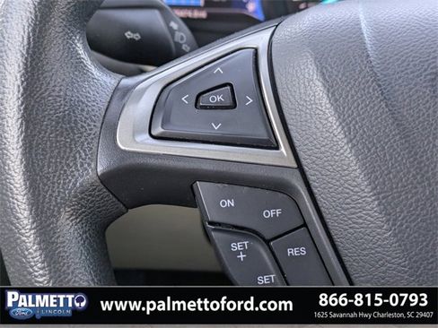 Used 2015 Ford Fusion SE image 25