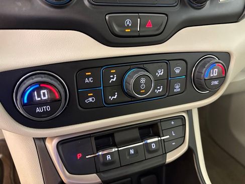 Used 2022 GMC Terrain Denali AWD/4WD image 30