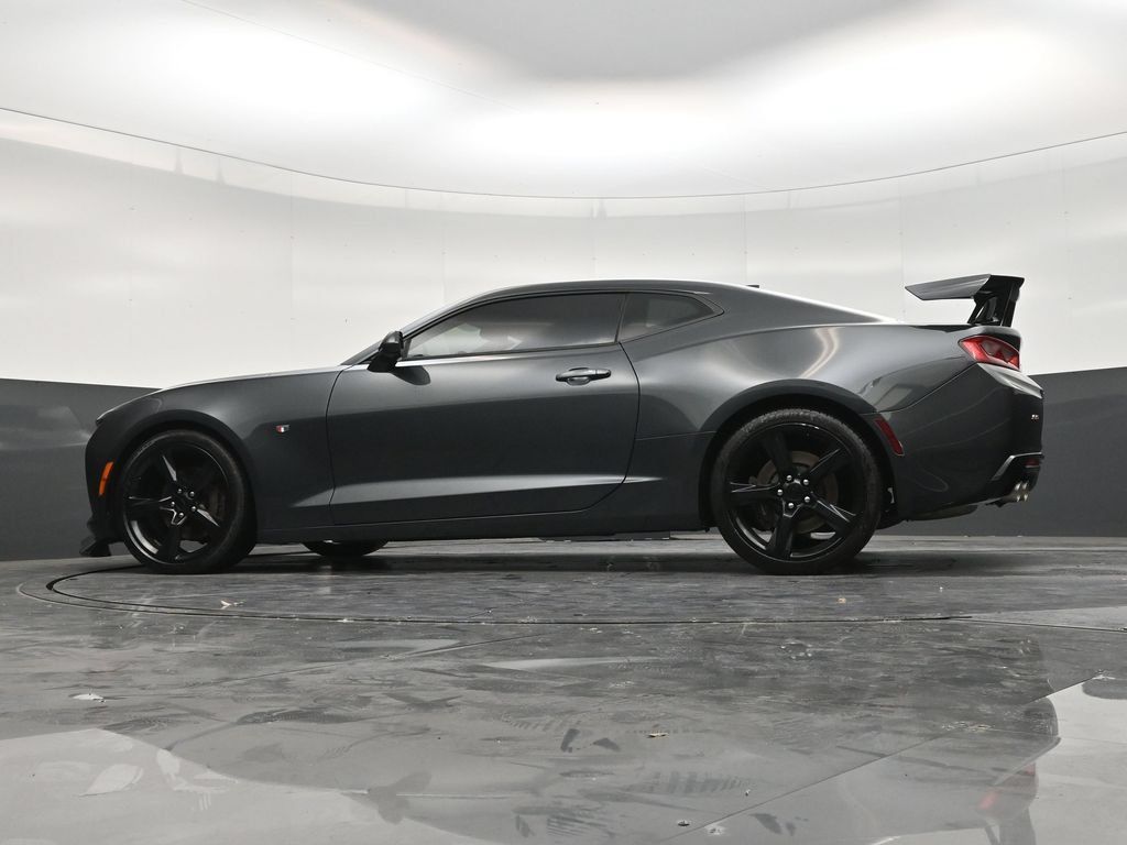 Used 2018 Chevrolet Camaro SS RWD image 21