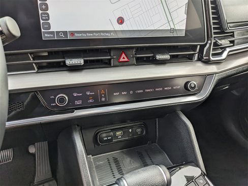 Certified 2025 Kia Sportage EX w/ Premium Package image 26