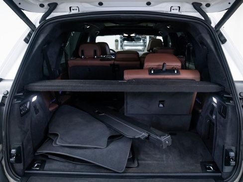 Used 2025 BMW X7 xDrive40i w/ M Sport Package image 8