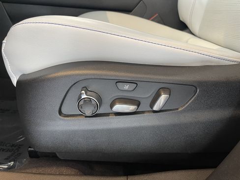 Certified 2024 Cadillac XT4 Sport AWD/4WD image 11