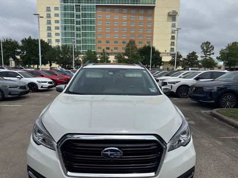 Used 2020 Subaru Ascent Touring w/ Popular Package #3 AWD/4WD image 2