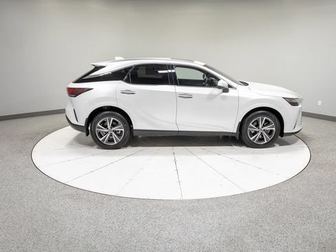 Used 2025 Lexus RX 350 Premium w/ Accessory Package AWD/4WD image 8