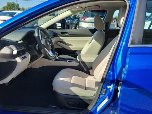 Certified 2025 Nissan Altima 2.5 SV FWD image 16