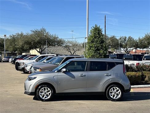 Used 2024 Kia Soul LX w/ Option Group 015 image 4
