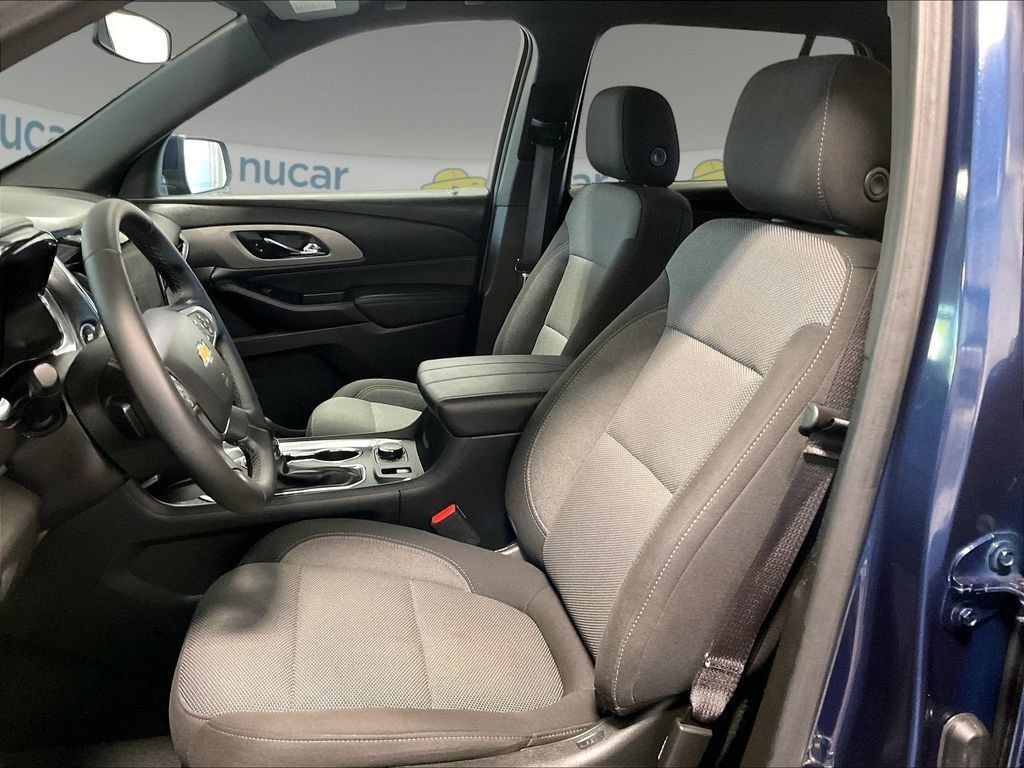 Used 2023 Chevrolet Traverse LT AWD/4WD image 10