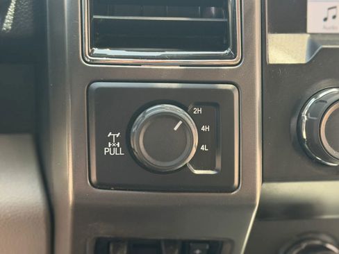 Used 2019 Ford F250 XLT w/ XLT Premium Package image 35