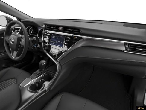 Used 2019 Toyota Camry SE image 5