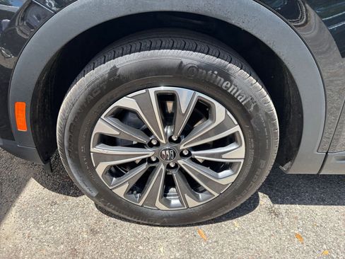 Used 2024 Buick Envision Preferred AWD/4WD image 31