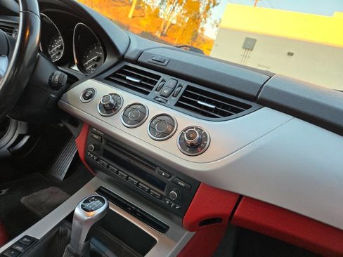 Used 2009 BMW Z4 sDrive30i image 30