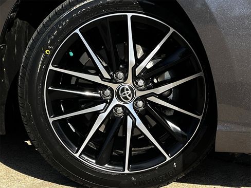 Used 2024 Toyota Camry SE image 28