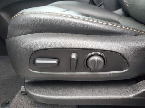 Certified 2020 Chevrolet Equinox Premier w/ Premier Redline Edition image 23